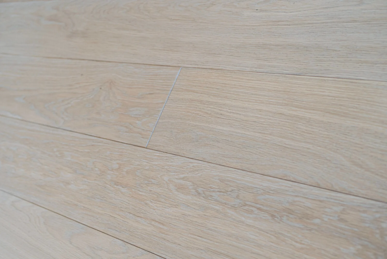 Polish Floors Milky Brush - obrazek 2